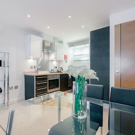 Roomspace Serviced Apartments - Abbot'S Yard Guildford Zewnętrze zdjęcie