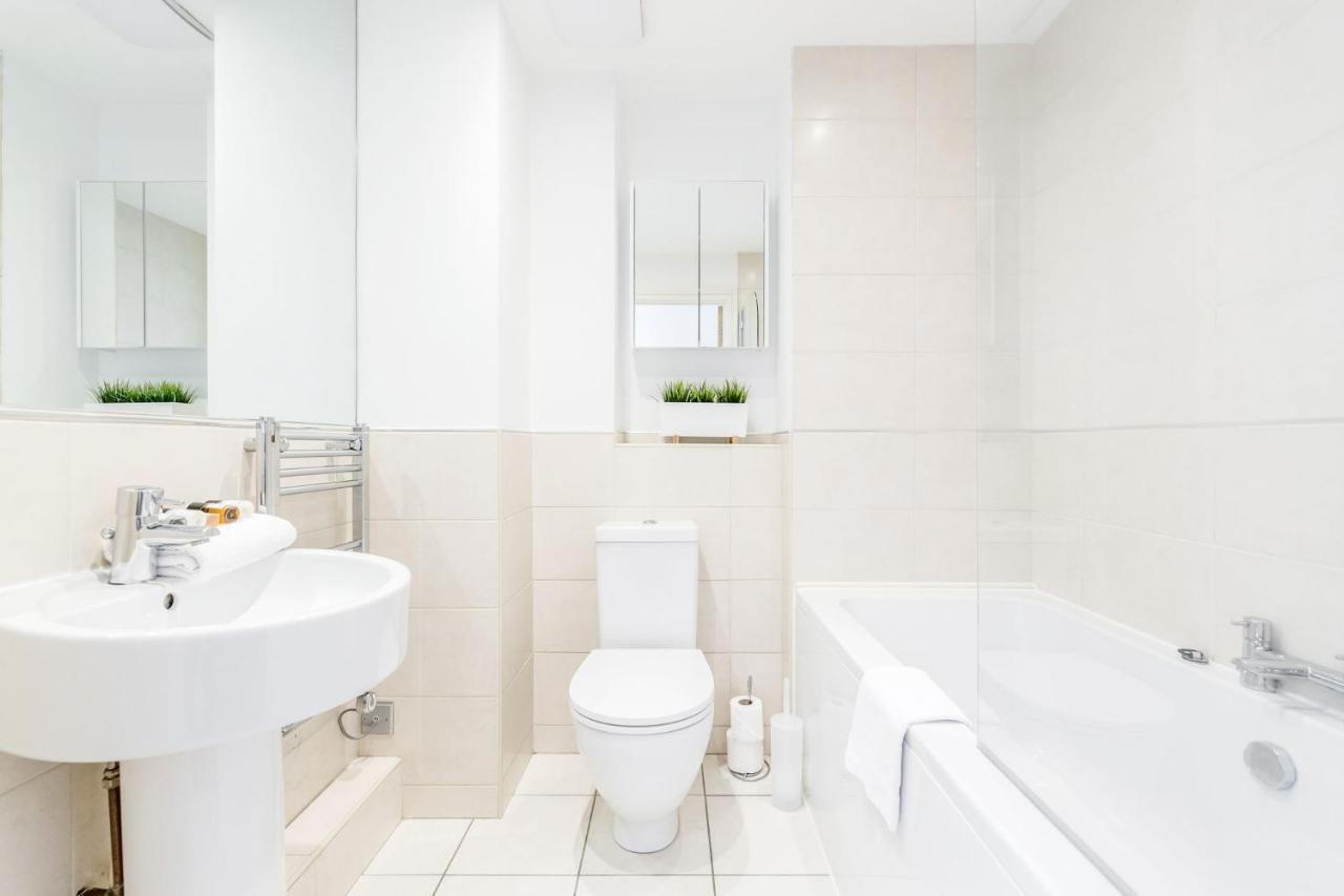 Roomspace Serviced Apartments - Abbot'S Yard Guildford Zewnętrze zdjęcie