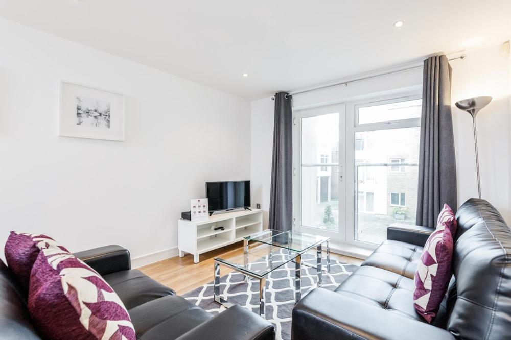Roomspace Serviced Apartments - Abbot'S Yard Guildford Zewnętrze zdjęcie