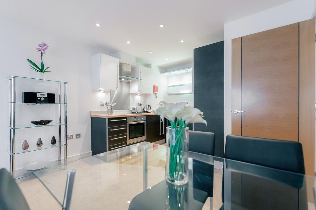 Roomspace Serviced Apartments - Abbot'S Yard Guildford Zewnętrze zdjęcie